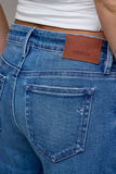 Hidden Medium Wash Stretch Low Rise Cropped Classic Straight