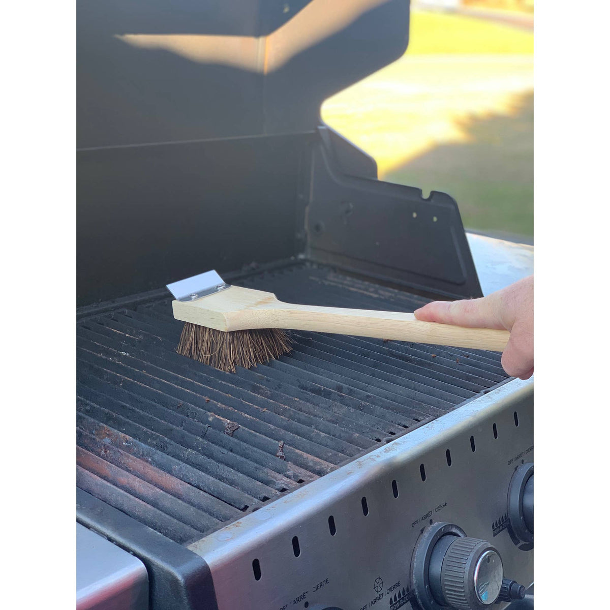 Outset Grill Brush with Beechwood Handle, 18.5" x 3" x 4"