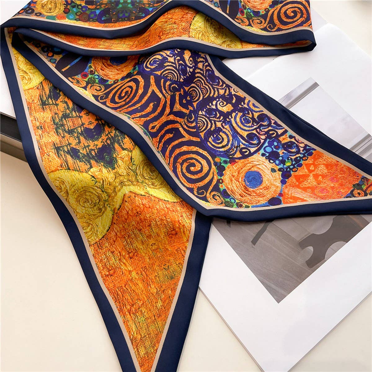 FASHIONABLE AND VERSATILE DOUBLE-LAYER SCARF