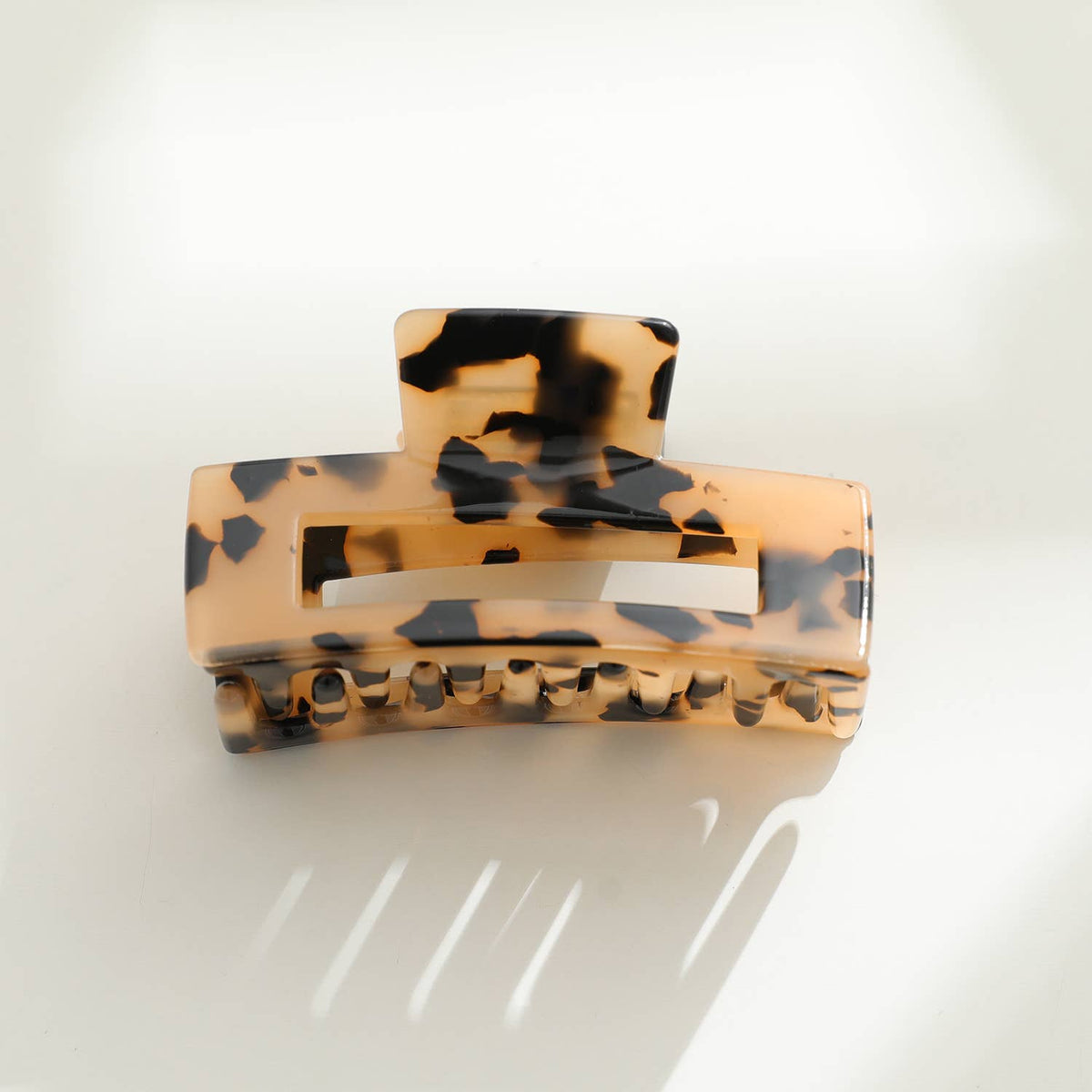 Luna Medium Core | Classic Medium Rectangle Claw Clip