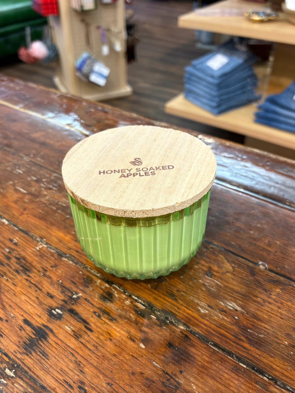 Honey Soaked Apple 8.5 oz candle