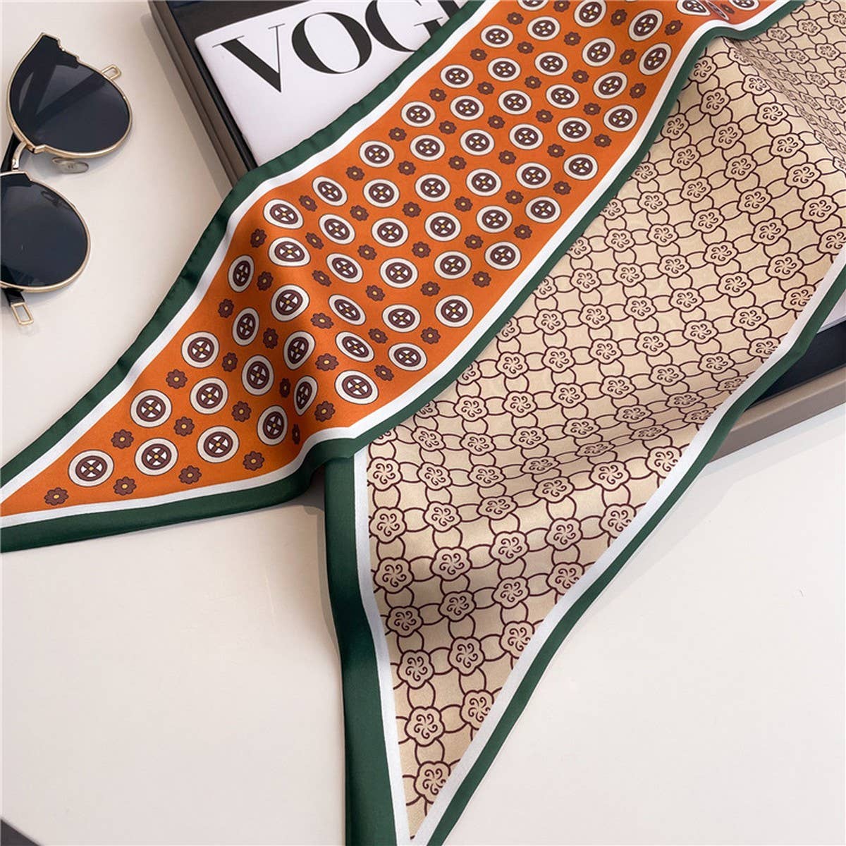 FASHIONABLE AND VERSATILE DOUBLE-LAYER SCARF