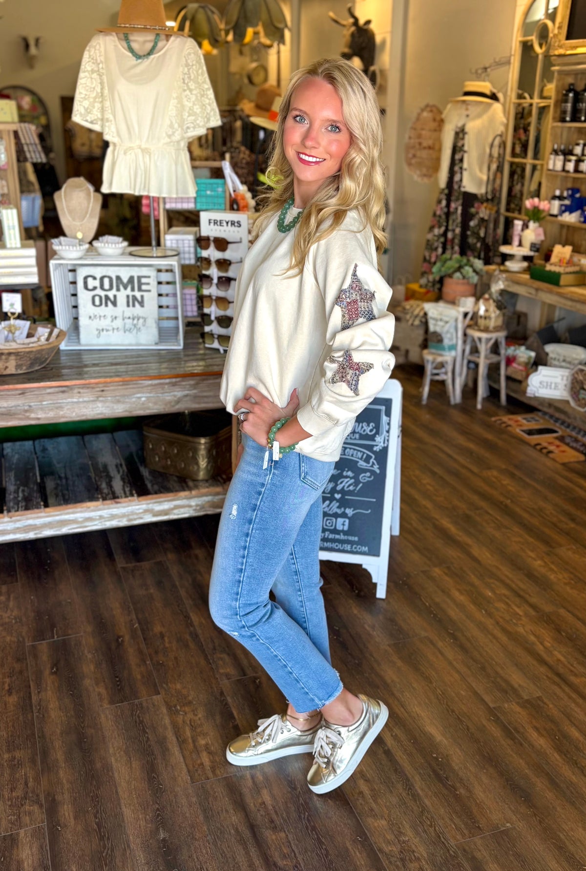 Star Patch Mineral Washed Pullover