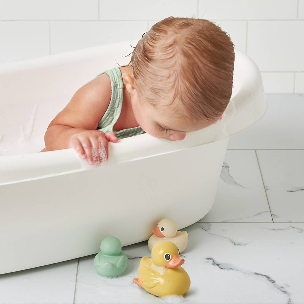 Itzy Ducky Family™ - Bath + Water Table Toys