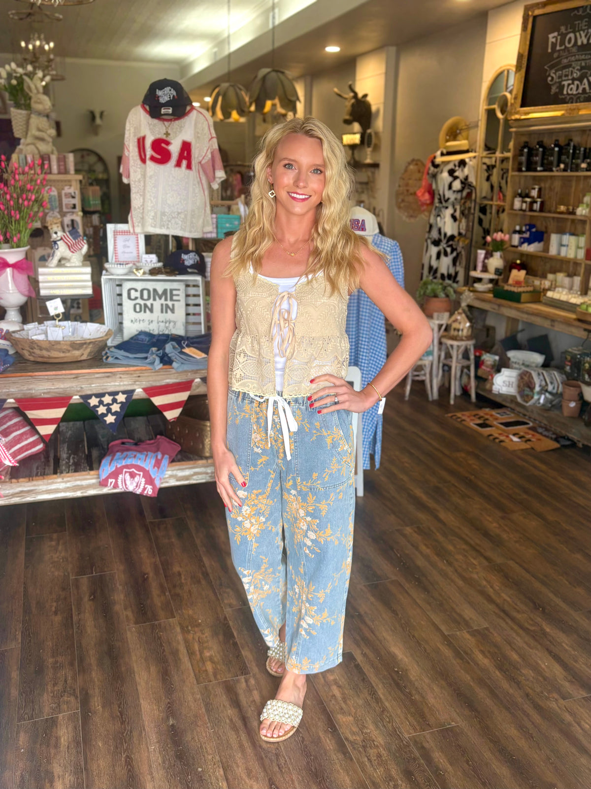 Mid Rise Floral Jean