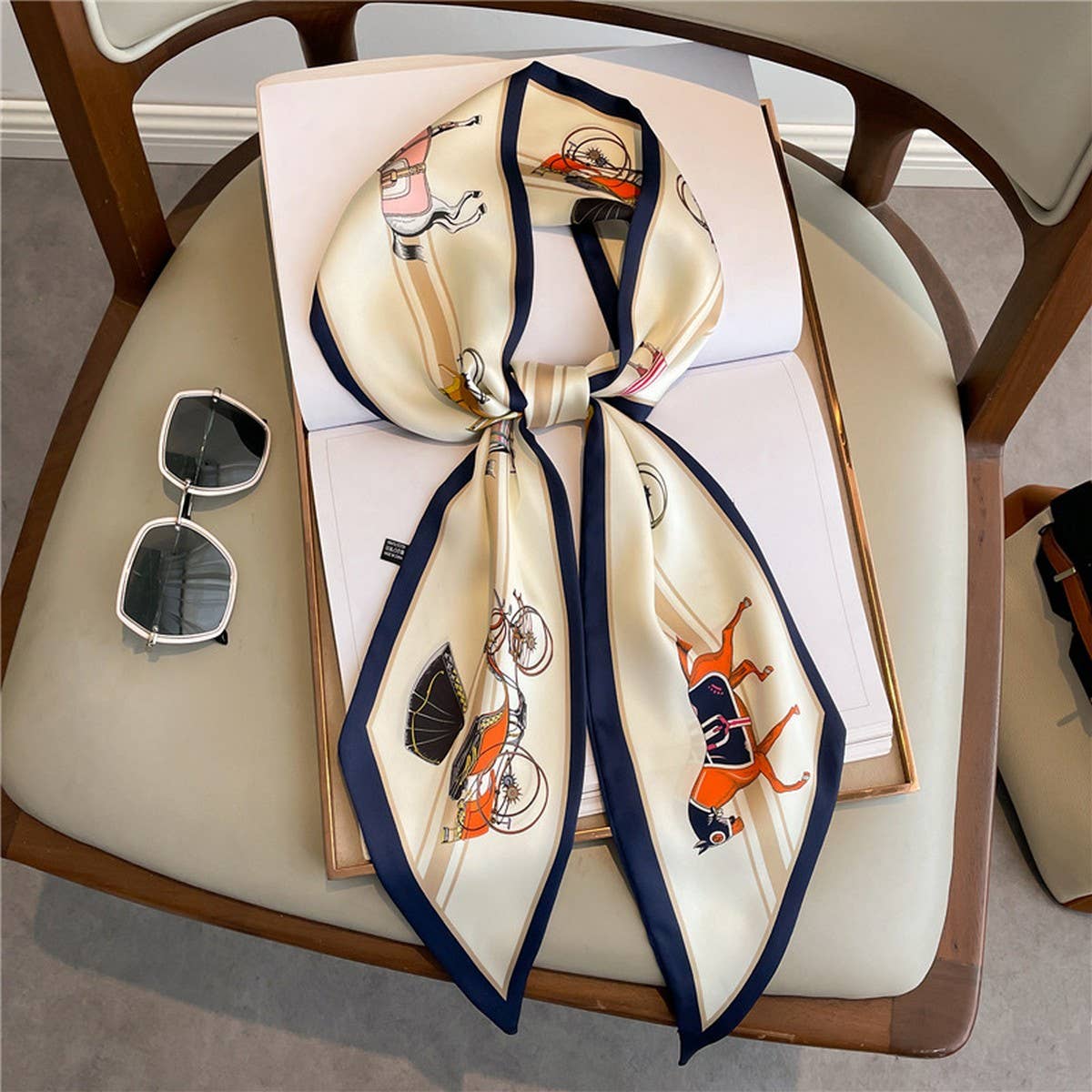 FASHIONABLE AND VERSATILE DOUBLE-LAYER SCARF