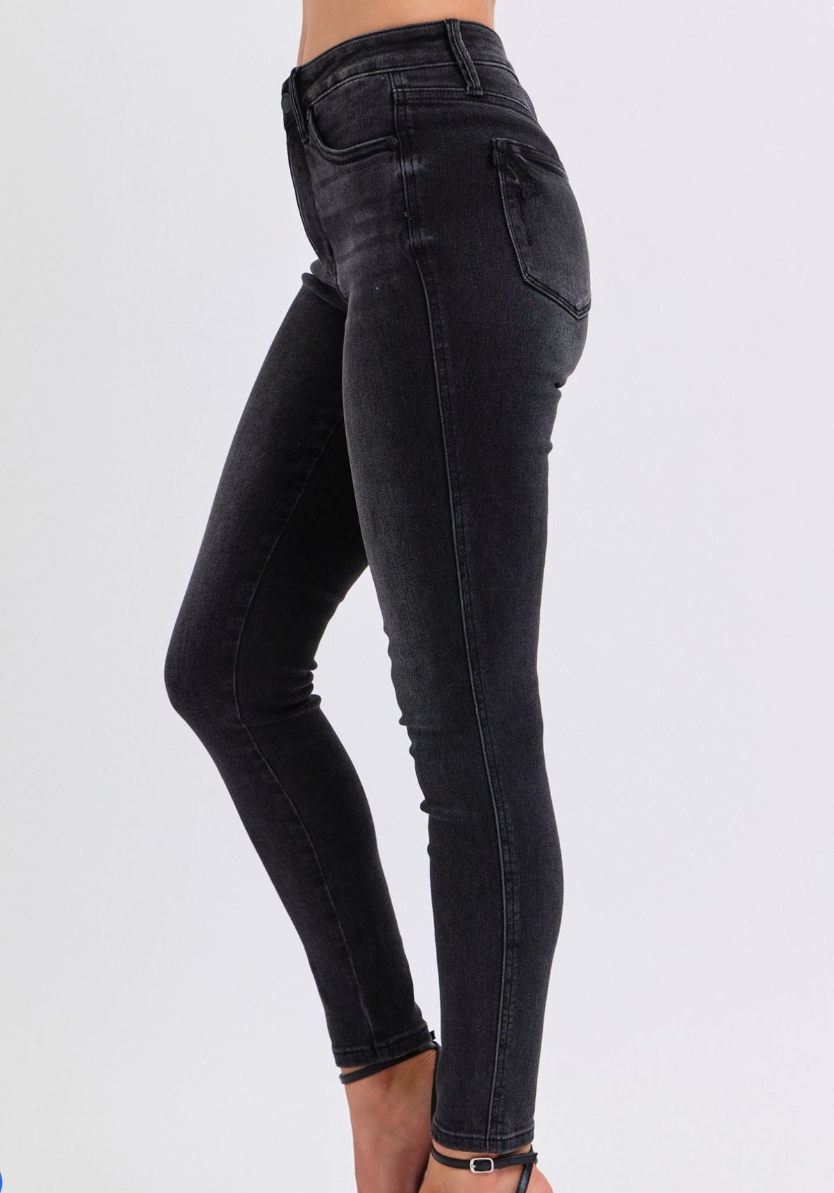 Judy Blue Black Mid-rise Skinny Jean