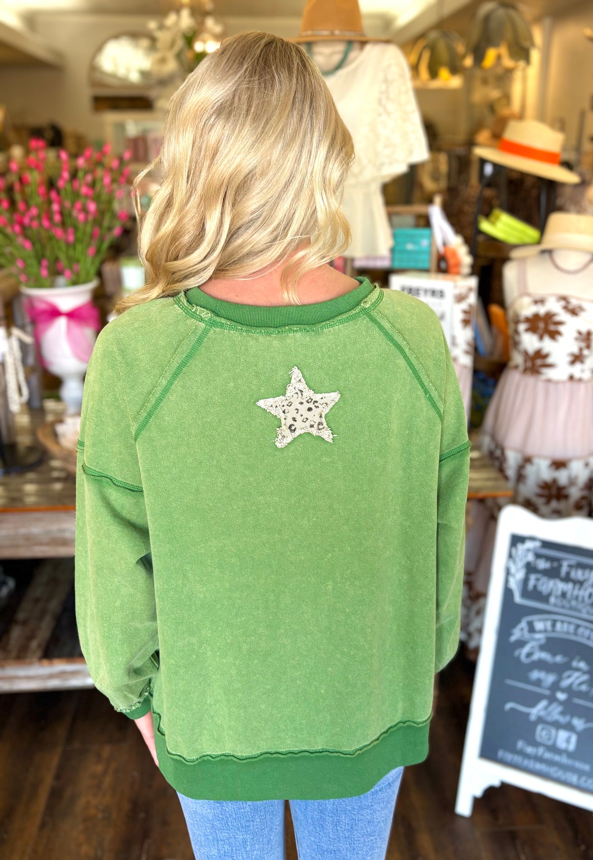 Green Star Patch Mineral Washed Pullover