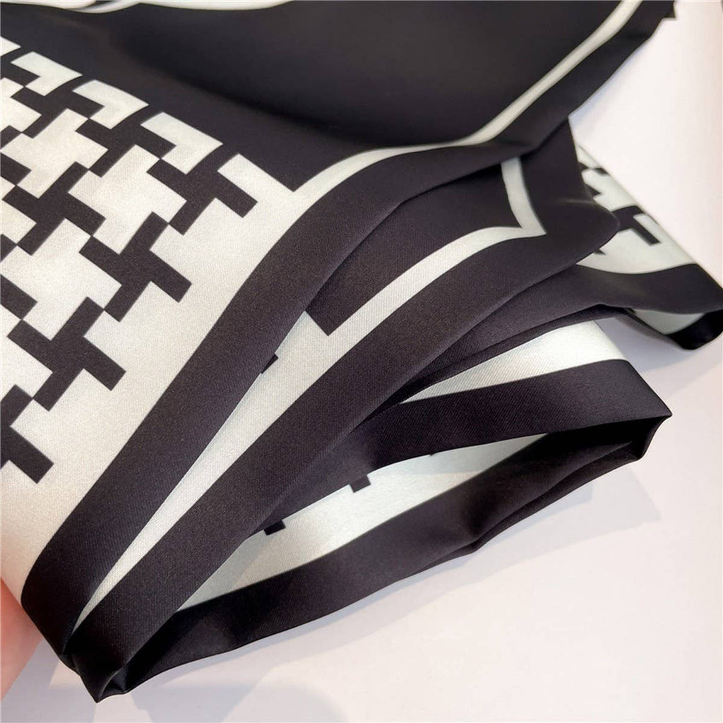 FASHIONABLE AND VERSATILE DOUBLE-LAYER SCARF