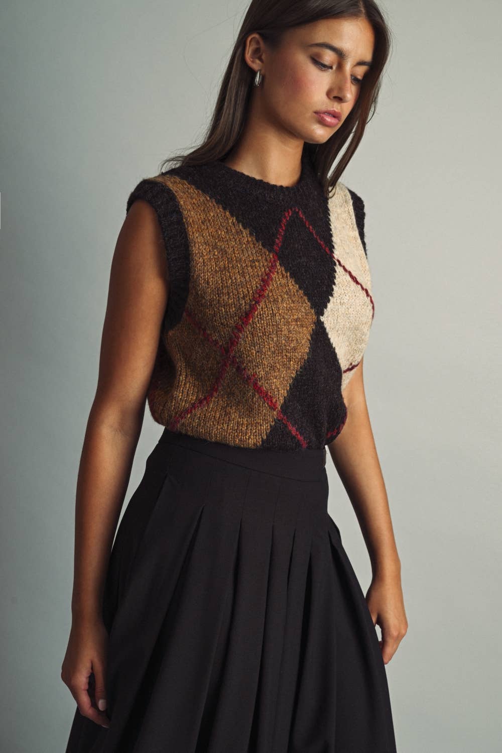 Color Block Sleeveless Argyle Sweater