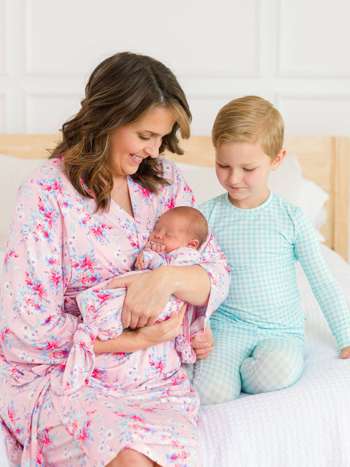 SoftSnooze™ Baby Girls Bamboo Viscose Pretty in Pink Floral Ruffle Knotted Sleep Gown & Bow Hat Set