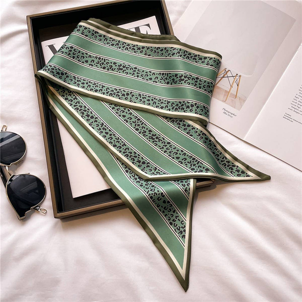 FASHIONABLE AND VERSATILE DOUBLE-LAYER SCARF