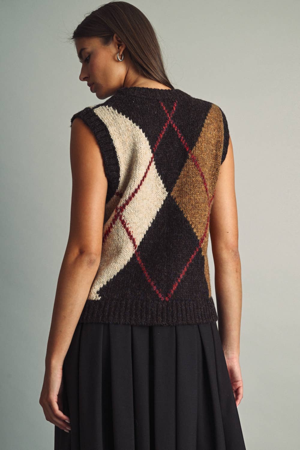 Color Block Sleeveless Argyle Sweater