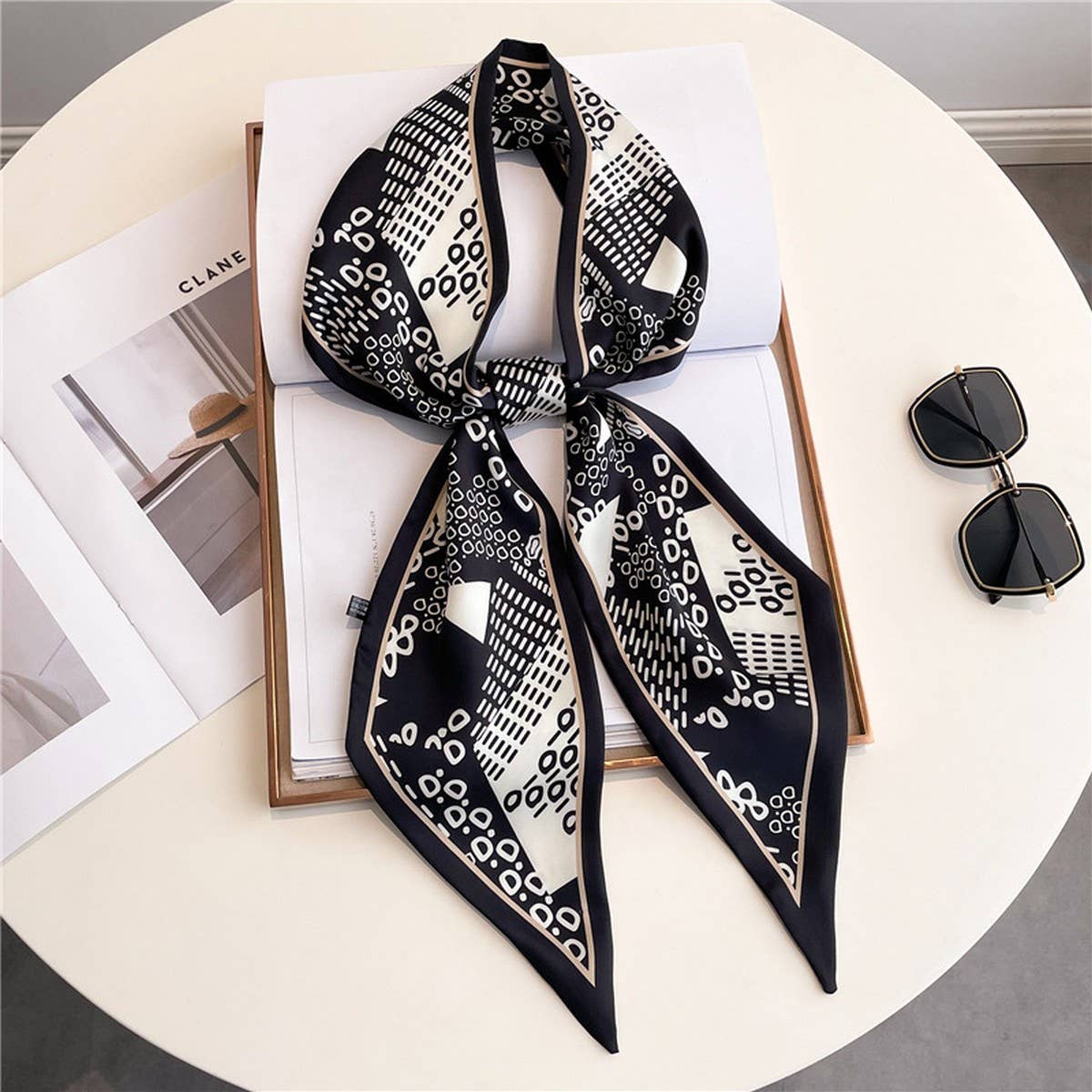FASHIONABLE AND VERSATILE DOUBLE-LAYER SCARF