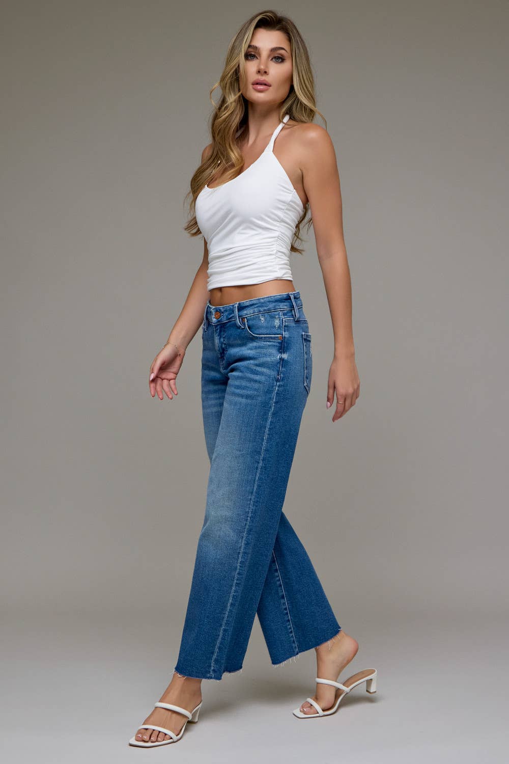 Hidden Medium Wash Stretch Low Rise Cropped Classic Straight