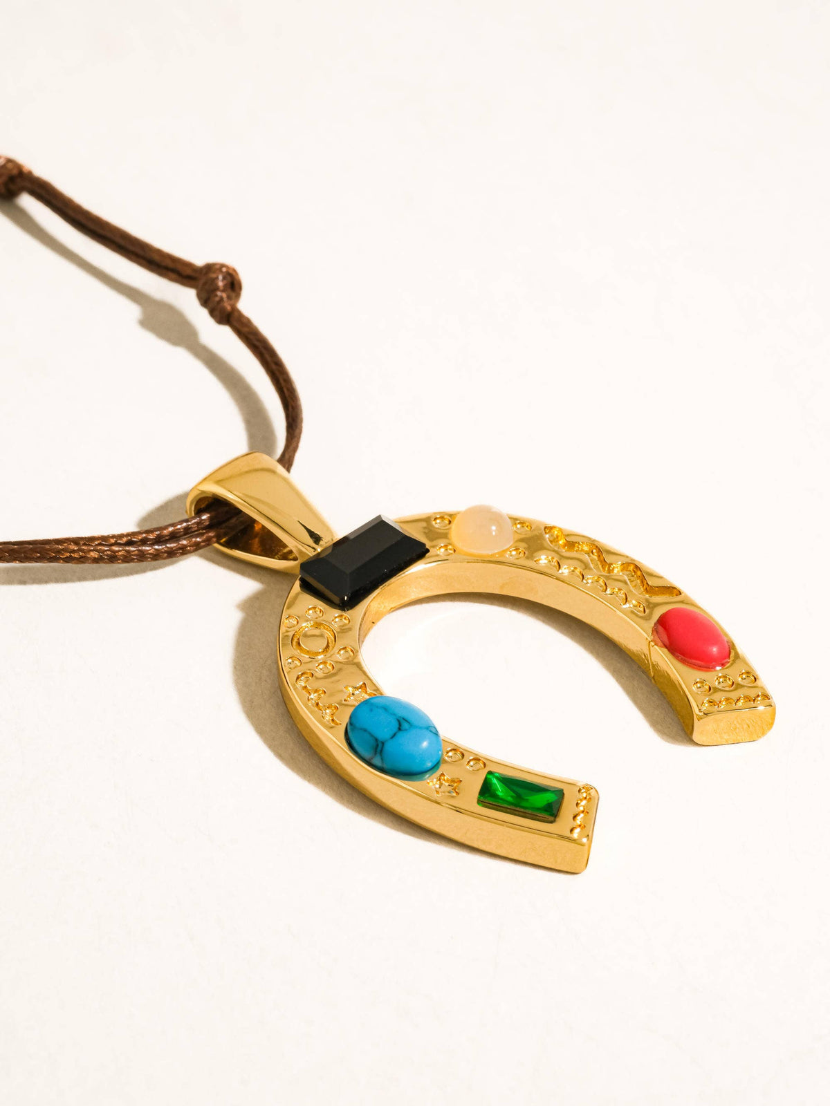Maribel 18K Gold Western Large Horseshoe Necklace