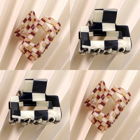 Small Checkered Claw Clip